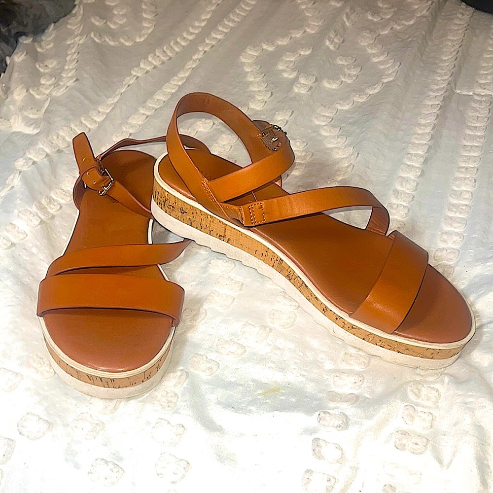 Light Brown summer sandals by Marc Fisher, size 9